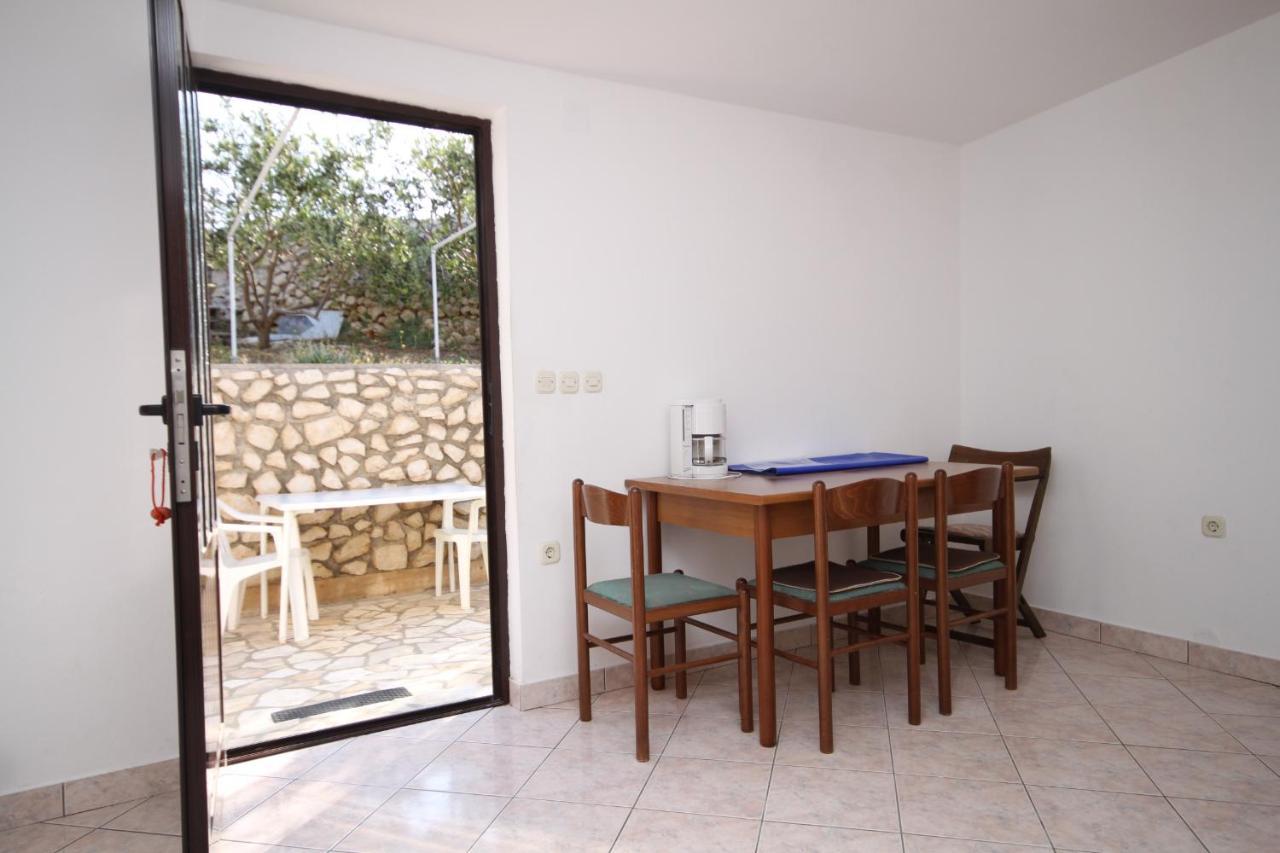 Apartments By The Sea Kustici, Pag - 6335 Zubovići Exterior foto